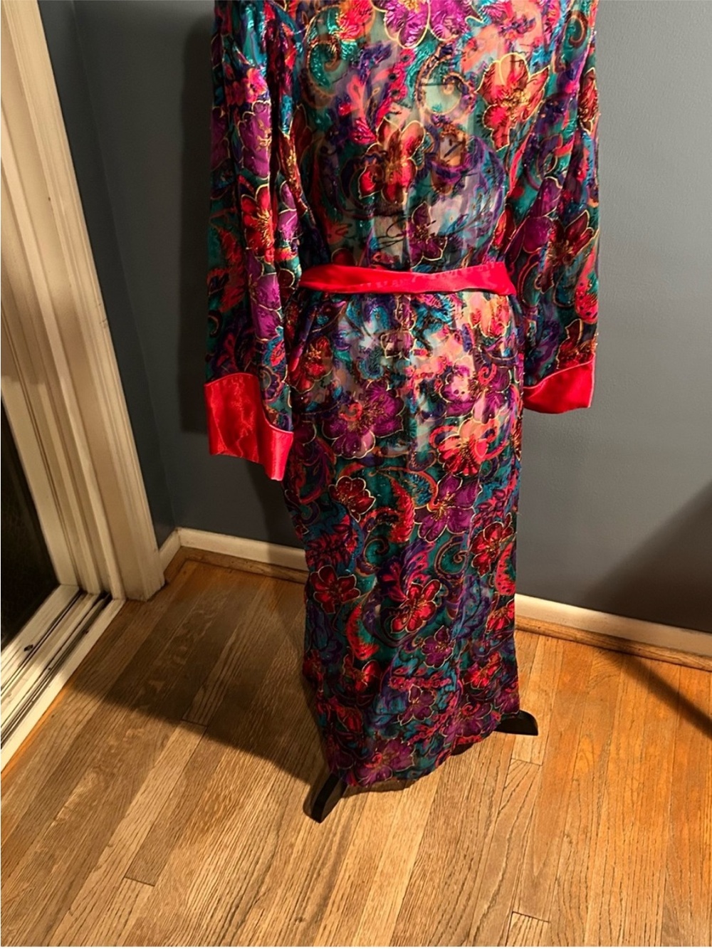 VS Vibrant Multicolor Floral Satin Robe - Picture 14 of 14